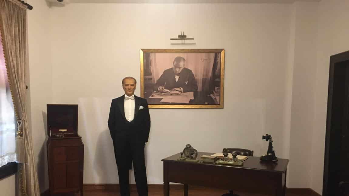 Öğrencilerimiz Atatürk  Evin de...